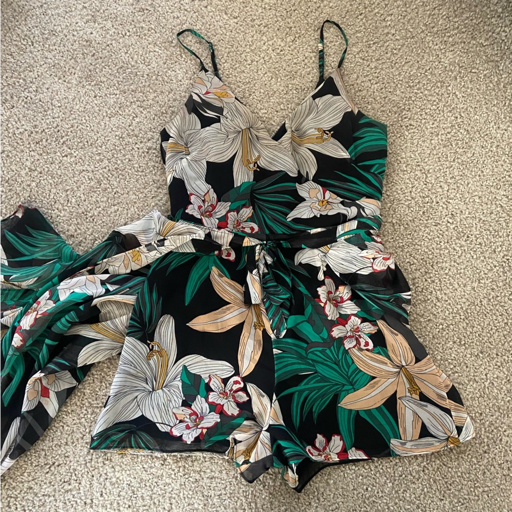 Donating soon* Romper dress